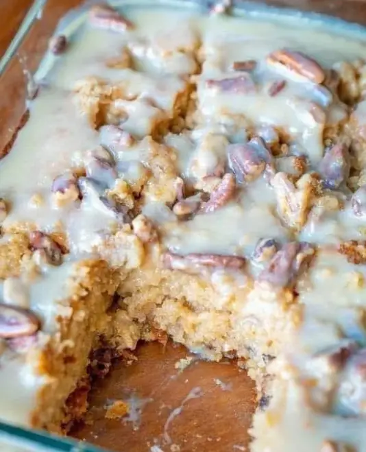 Butter Pecan Poke Cake Recipe - Easy Dessert Delight