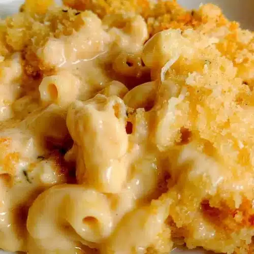 Homemade Mac and Chee­se Recipe - Easy and Cheesy Delight